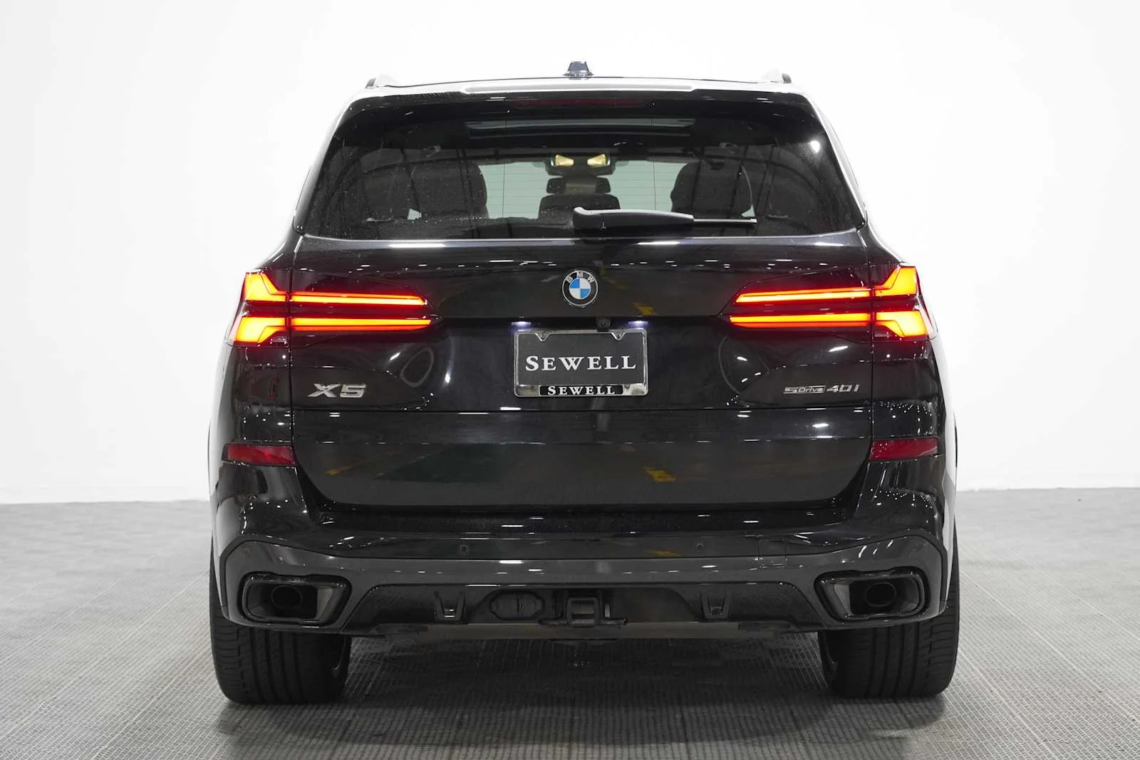 Certified Used 2024 Black Sapphire Metallic BMW sDrive40i image 5