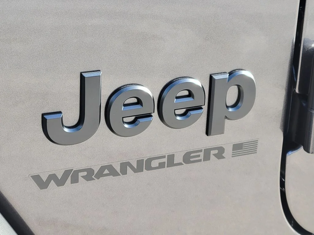 New 2026 Granite Crystal Metallic Clear-Coat Exterior Paint Jeep Willys image 20