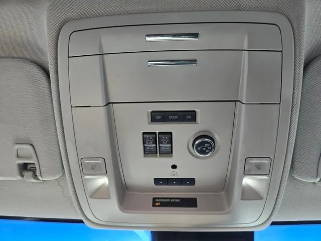 Used 2019 BLACK Chevrolet Premier image 27