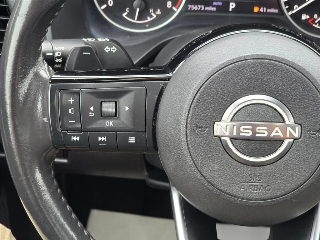 Used 2023 Gray Nissan SV image 16