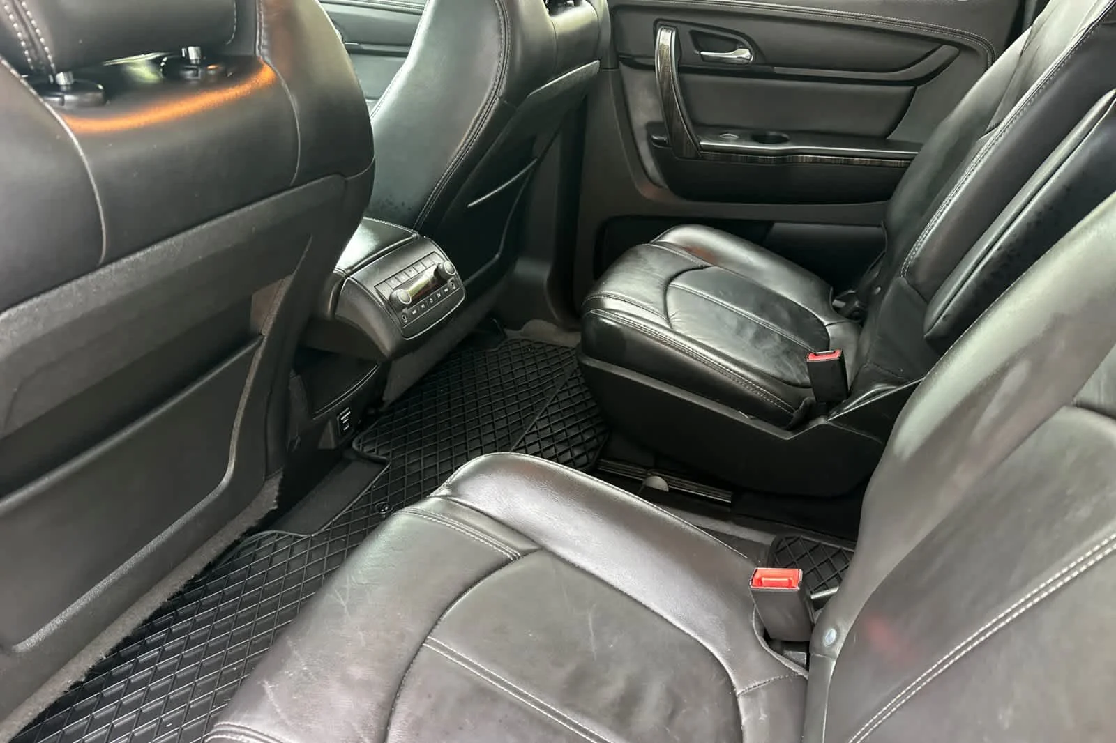 Used 2014 White Diamond Tricoat GMC SLT image 4
