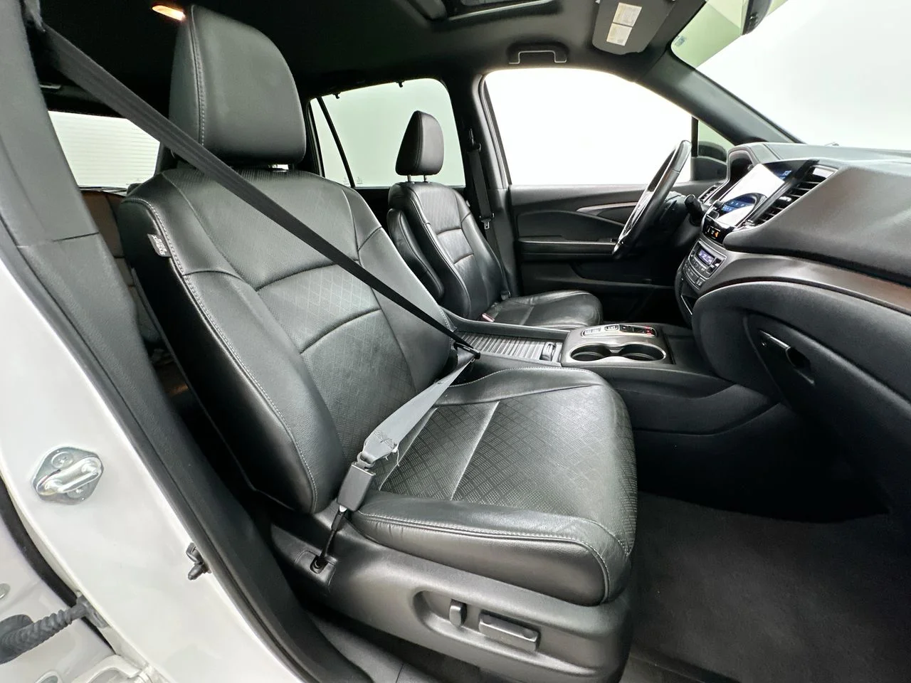 Used 2021 White Honda EX-L image 15