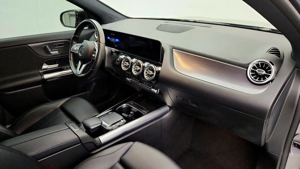 Used 2021 Mountain Grey Metallic Mercedes-Benz GLA 250 4MATIC® SUV w/ Premium Pkg & Heated Front Seats image 21