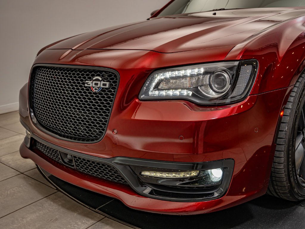 Used 2023 Velvet Red Pearlcoat Chrysler C image 3