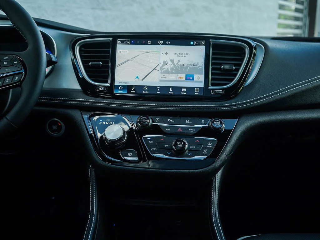 2026 Chrysler Pacifica Limited - Photo 17