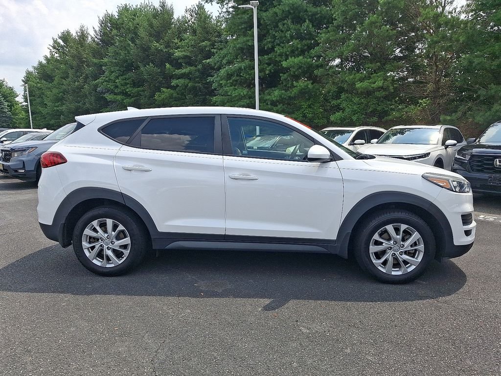Used 2019 White Hyundai SE image 7