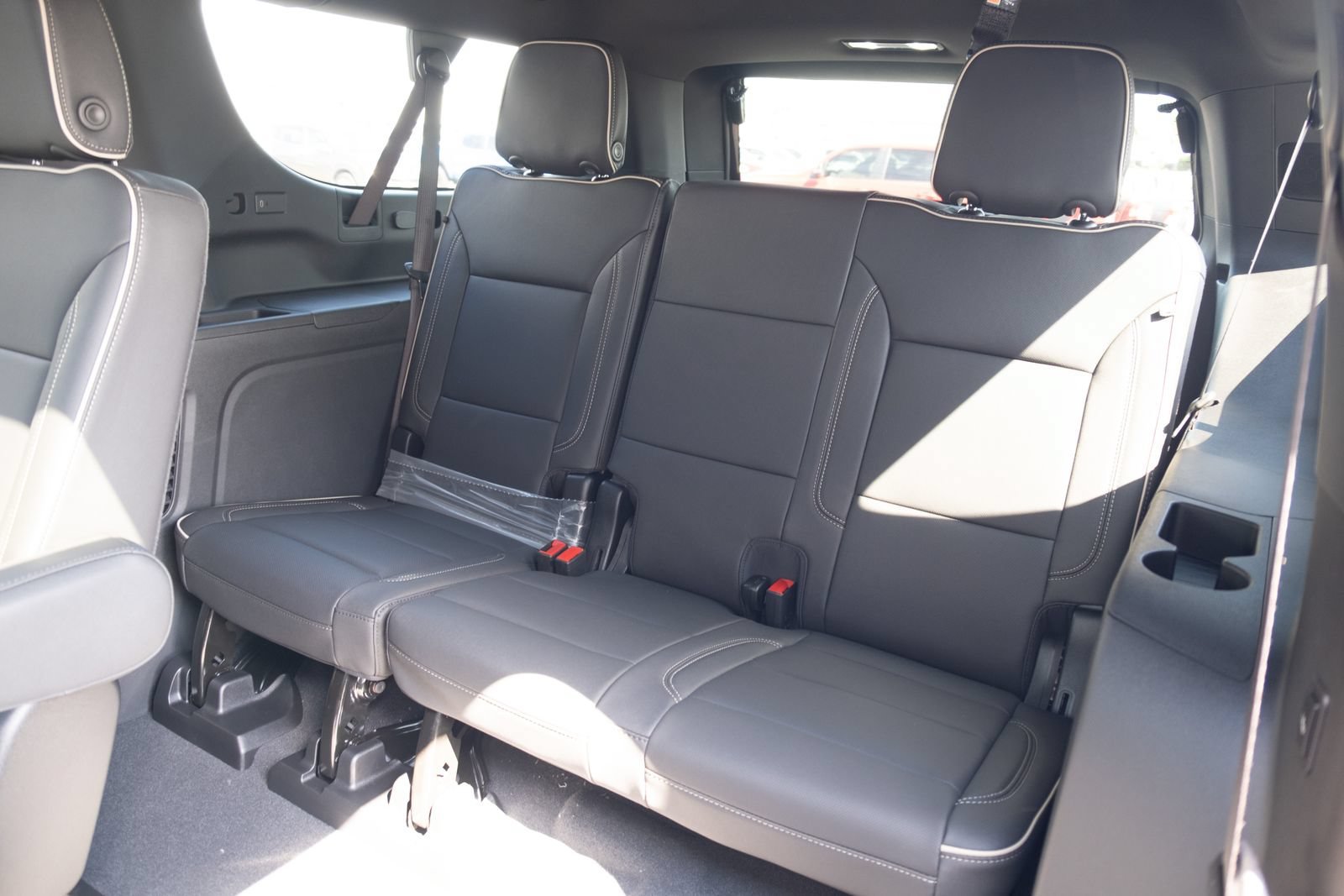 2026 Chevrolet Suburban Premier - Photo 20
