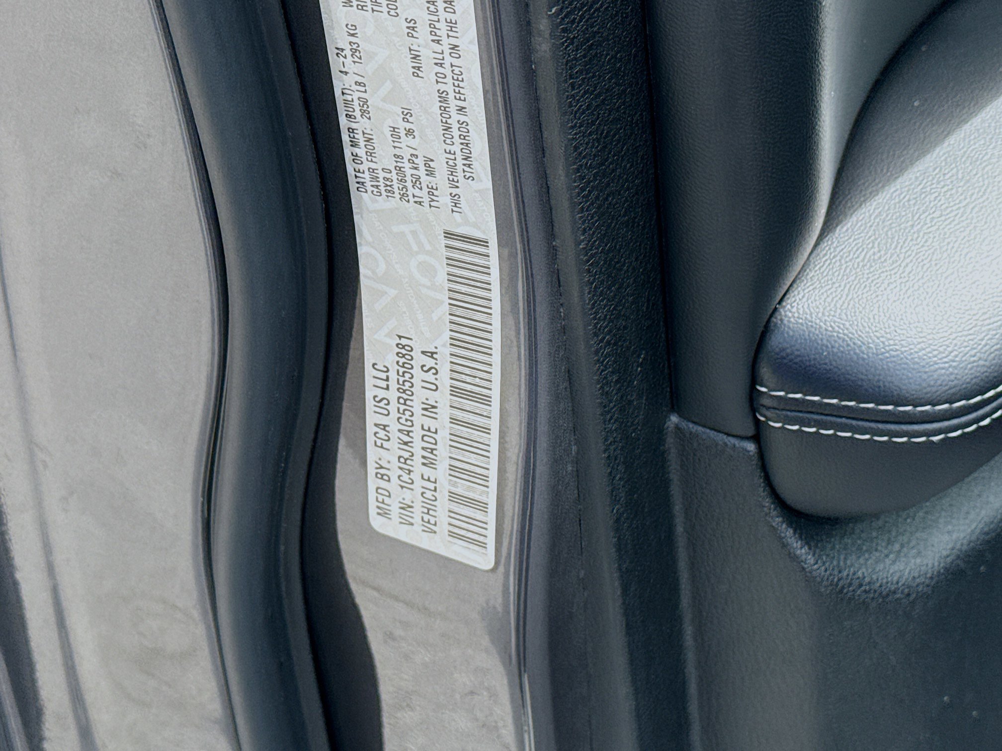 Used 2024 Baltic Gray Metallic Clearcoat Jeep Altitude image 37