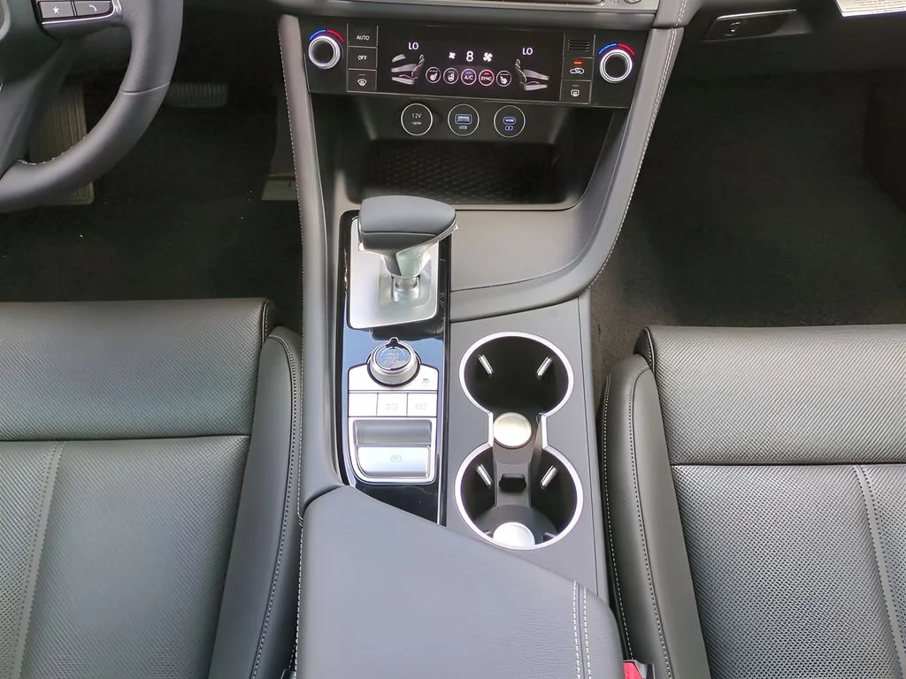 2026 GENESIS G70 Standard - Photo 15