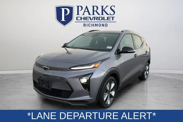 Used 2023 Gray Chevrolet LT image 3