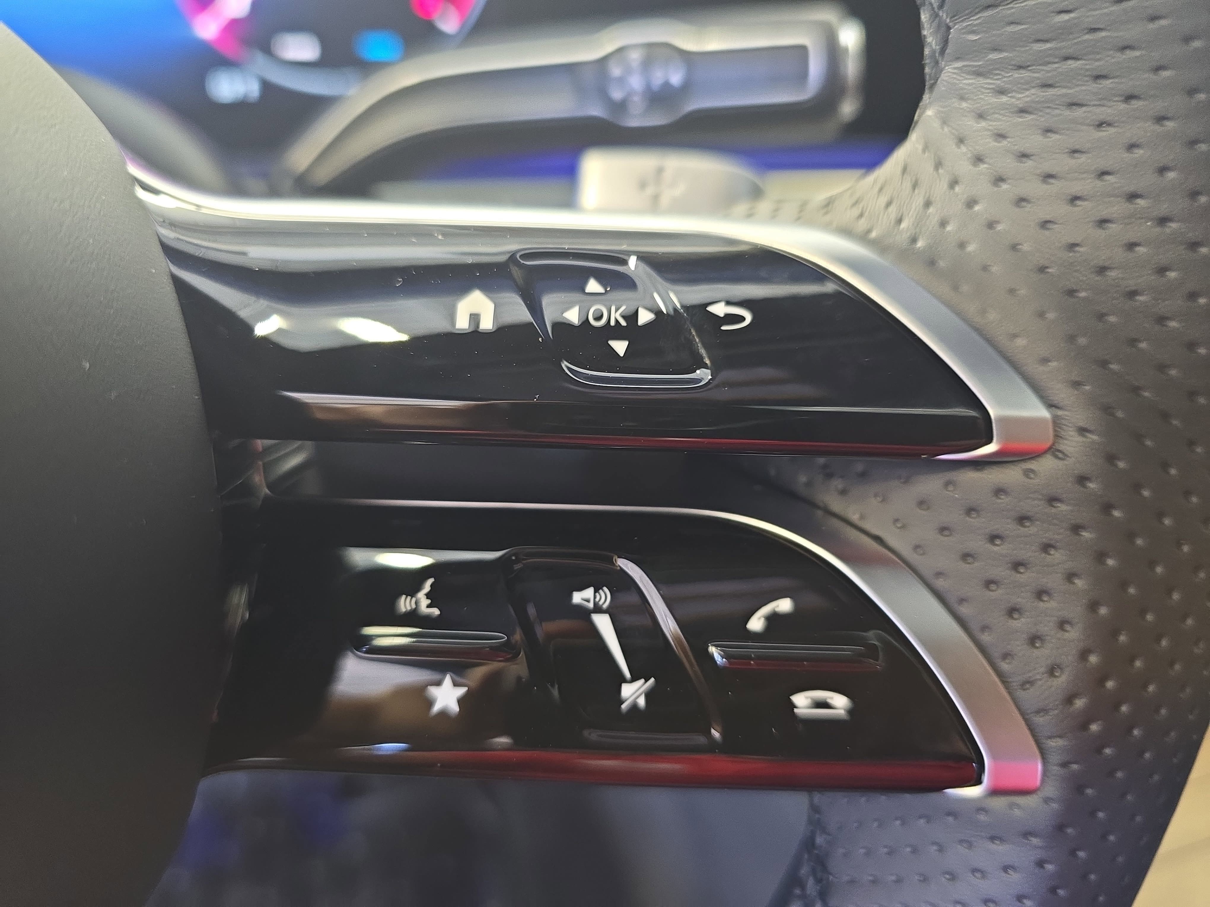 New 2026 MANUFAKTUR Moonlight White Metallic Mercedes-Benz GLE450 image 19