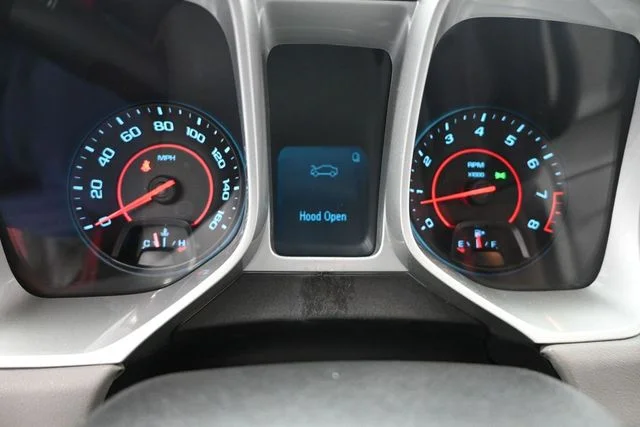 Used 2013 Red Chevrolet 2LT image 11