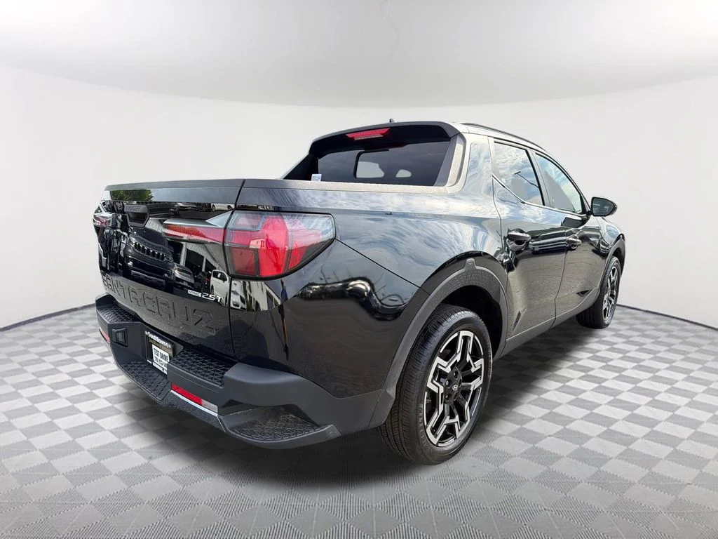 Used 2025 Black Hyundai Limited image 5