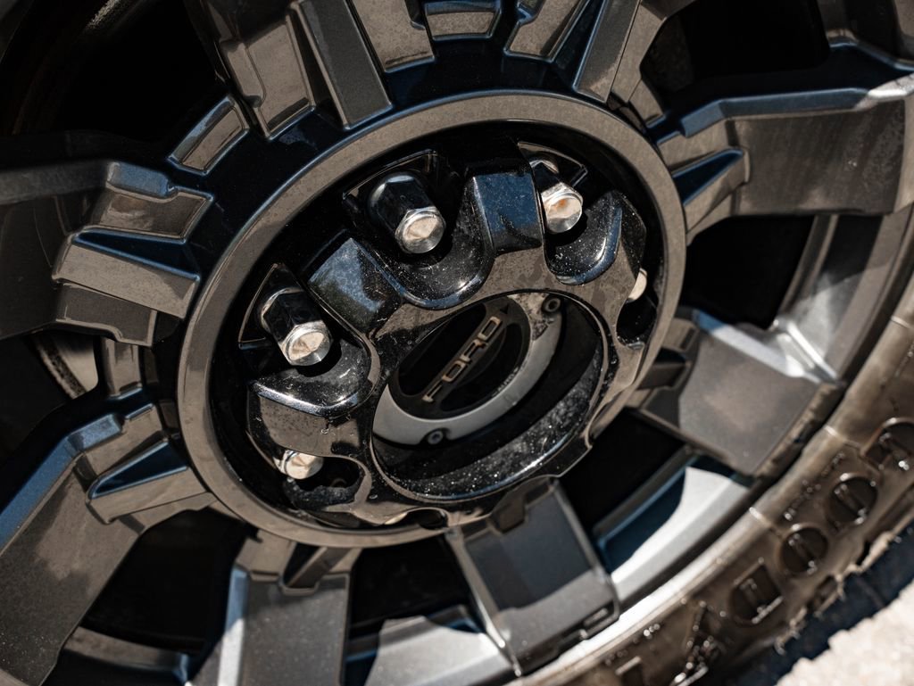 Used 2023 Agate Black Metallic Ford LARIAT image 8