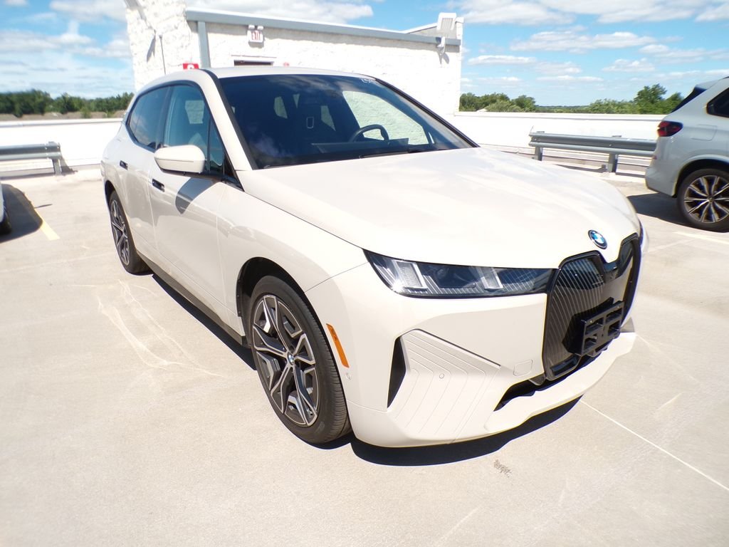 Used 2026 Gray BMW xDrive45 image 1