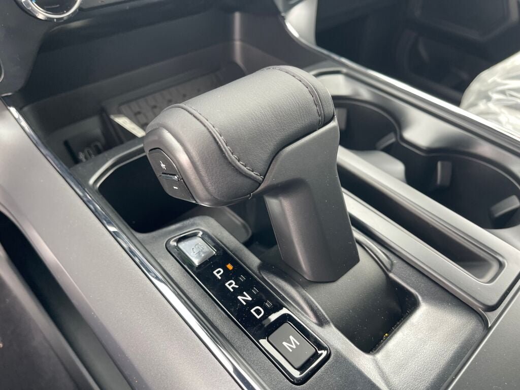 New 2026 Oxford White Ford XLT image 10