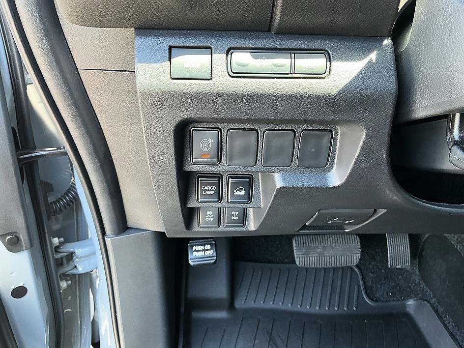 Used 2025 Boulder Gray Pearl Nissan PRO-4X image 14