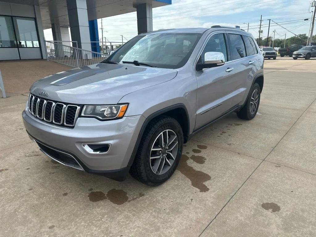 Used 2021 Silver Jeep Limited image 28