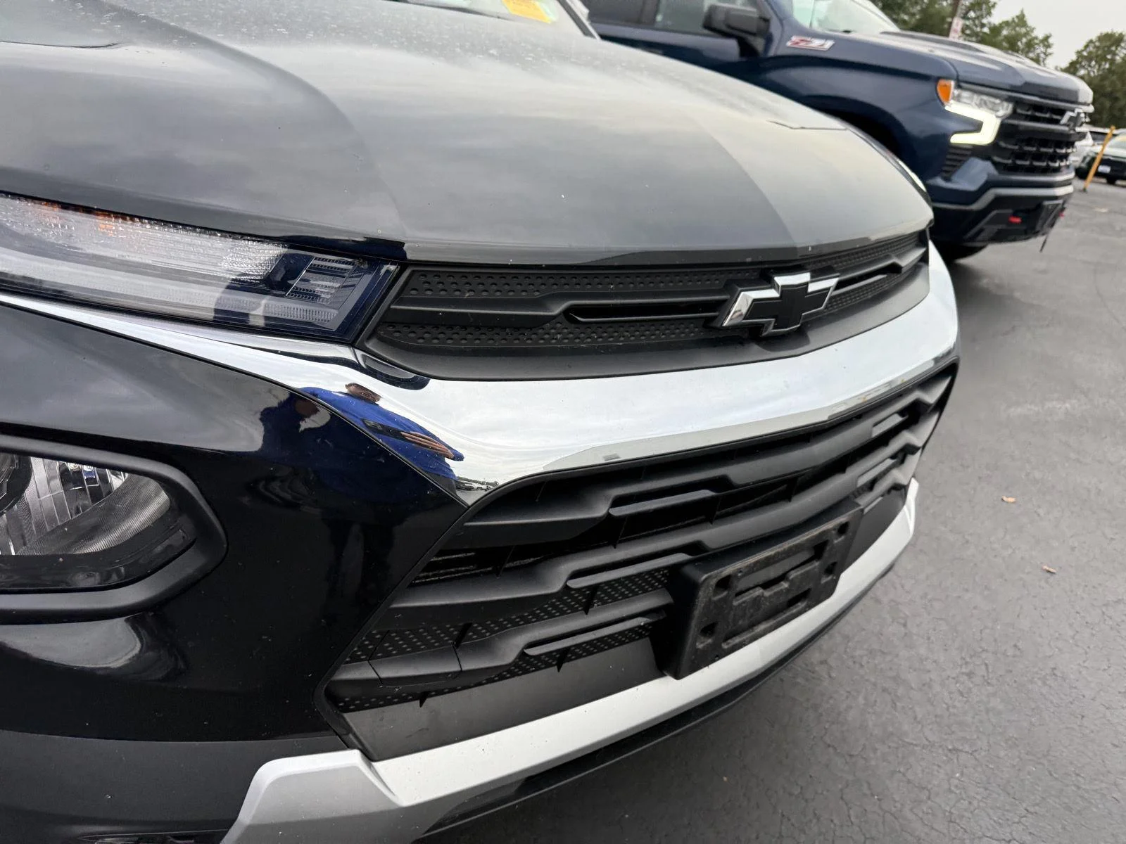 Used 2023 MOSAIC BLACK METALLIC Chevrolet LT image 2