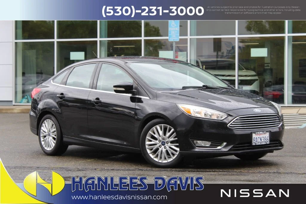 2017 Ford Focus Sedan Titanium's photo