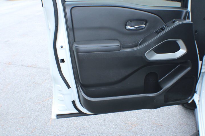Used 2023 Glacier White Nissan SV image 8