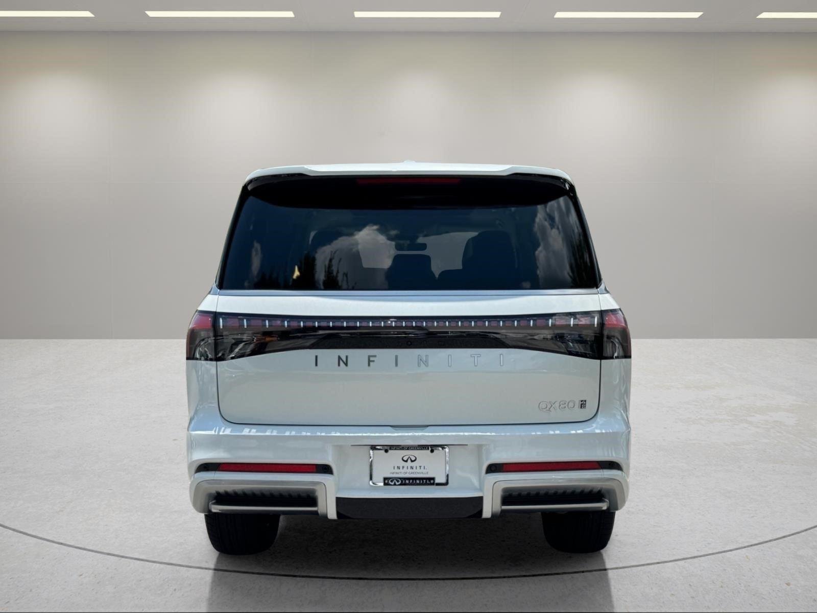 New 2027 RADIANT WHITE INFINITI Luxe 4WD image 4