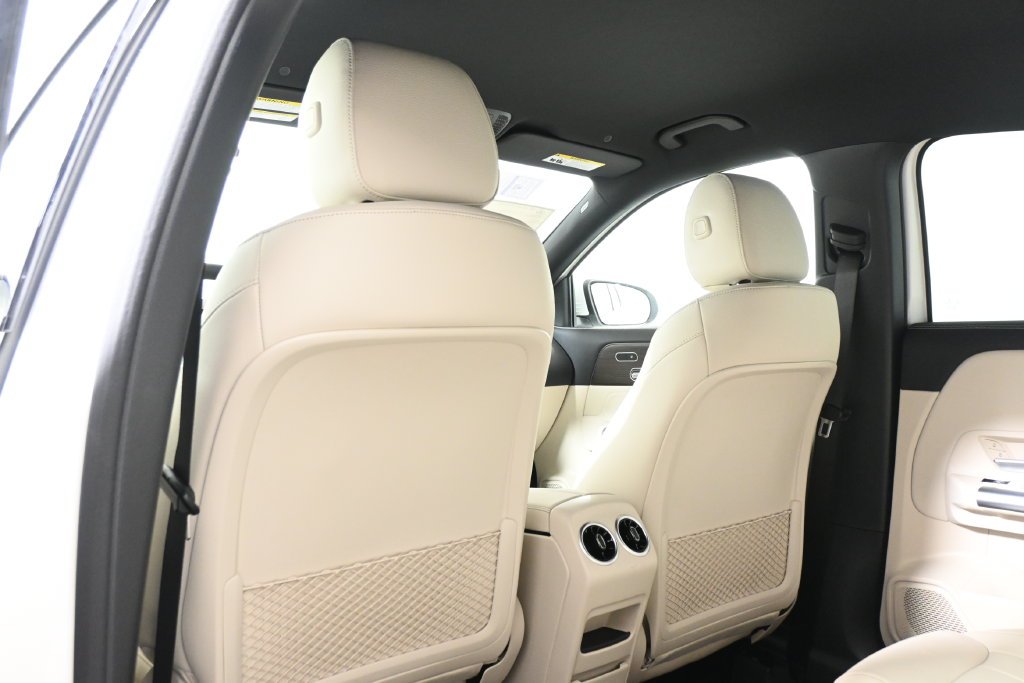 Used 2026 Polar White Mercedes-Benz GLA 250 image 28