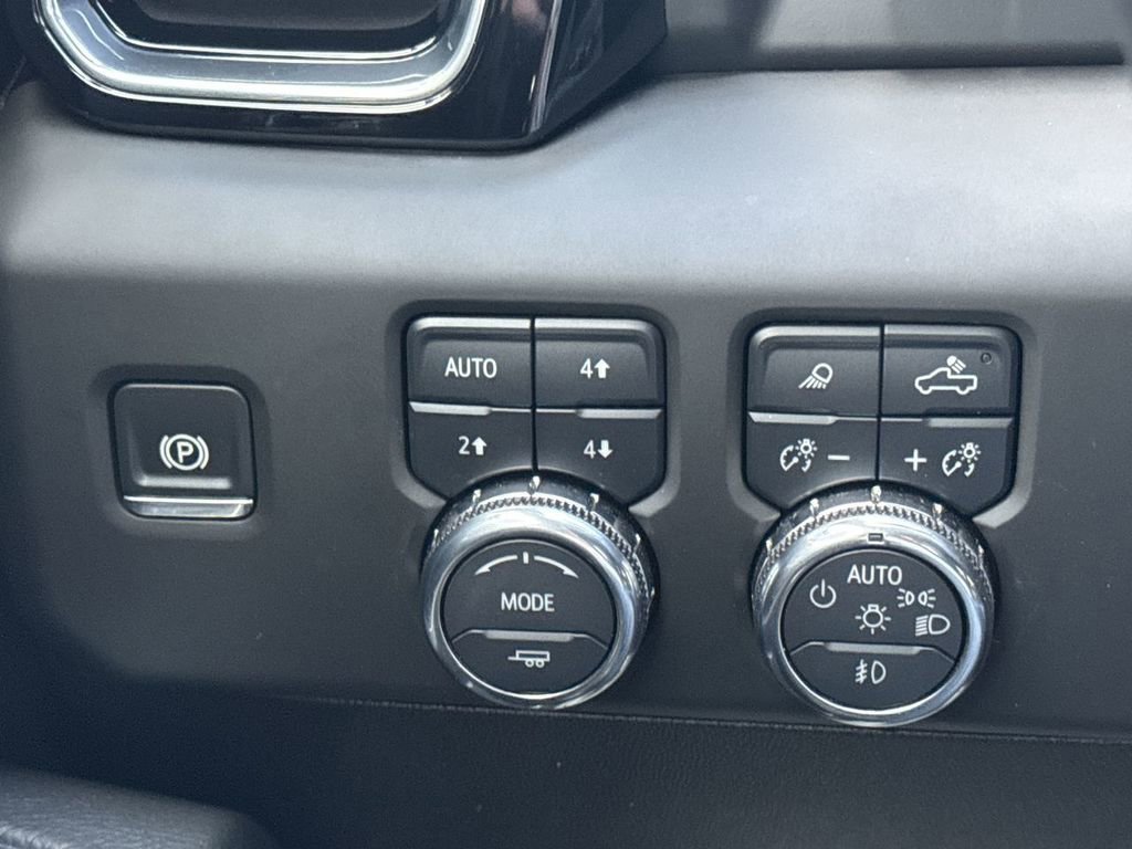 Used 2025 Sterling Metallic GMC Denali image 22