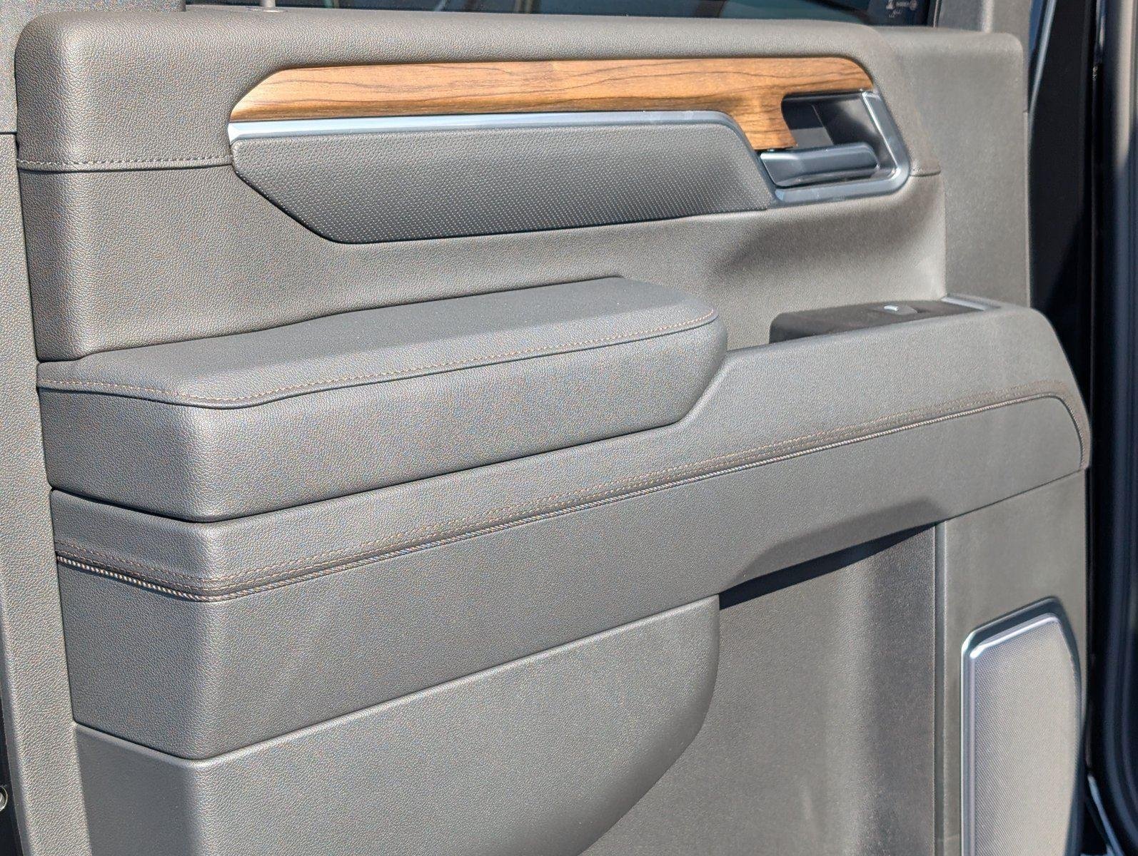 2026 Chevrolet Silverado 3500 HD High Country - Photo 46