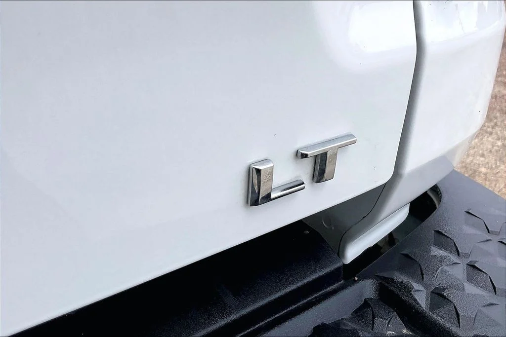 Used 2024 White Chevrolet LT image 21