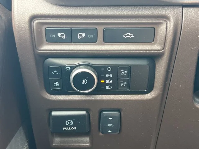 Used 2024 White Ford King Ranch image 31