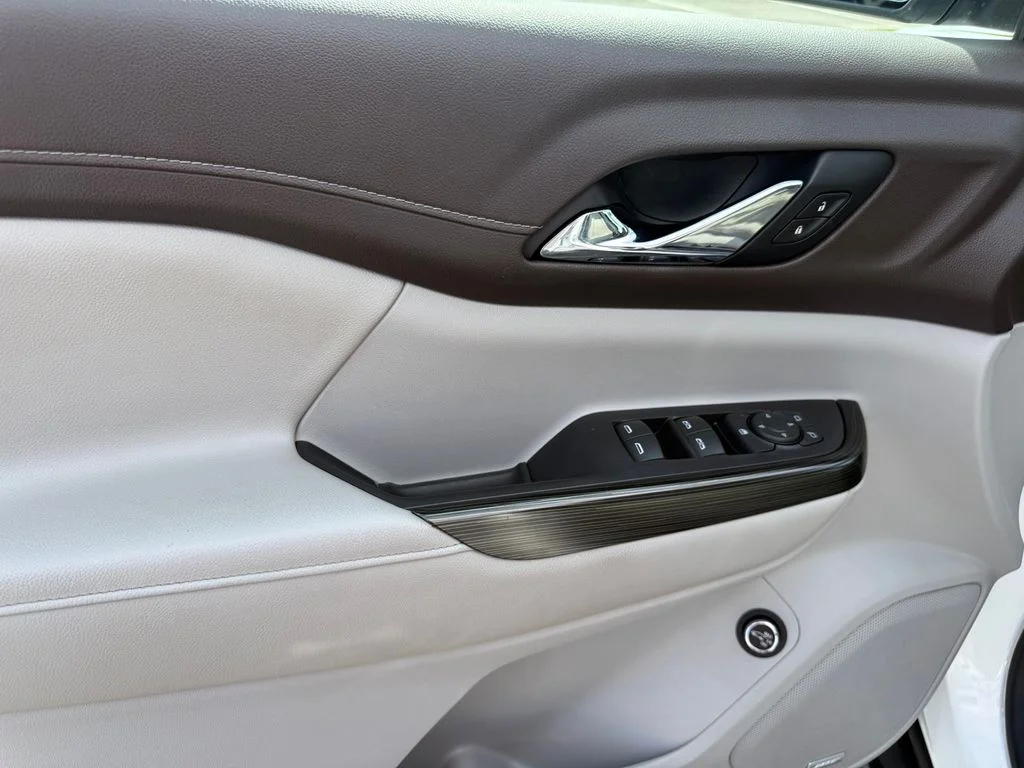 Used 2020 White GMC SLT image 5