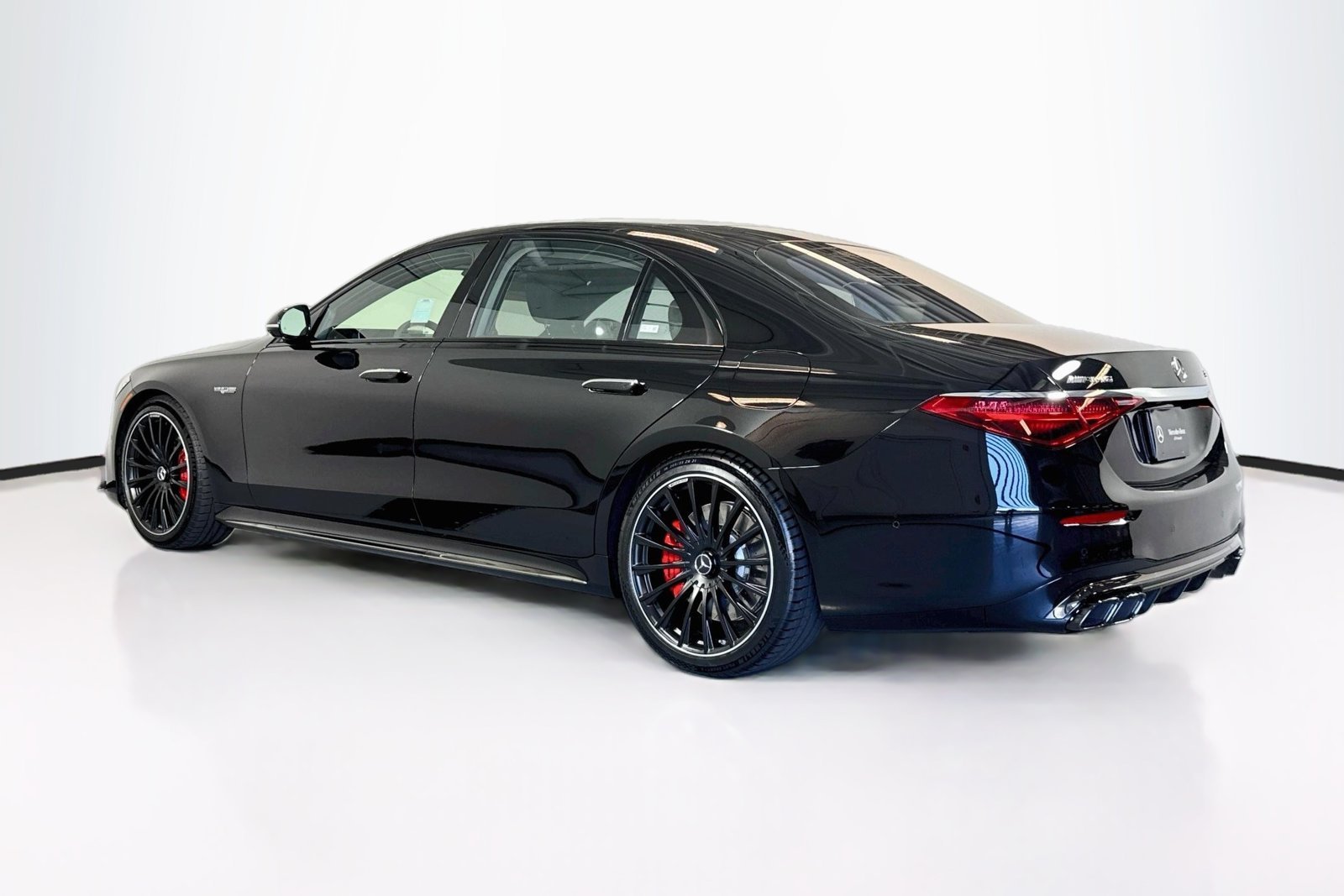 2026 Mercedes-Benz S-Class AMG S 63 - Photo 7
