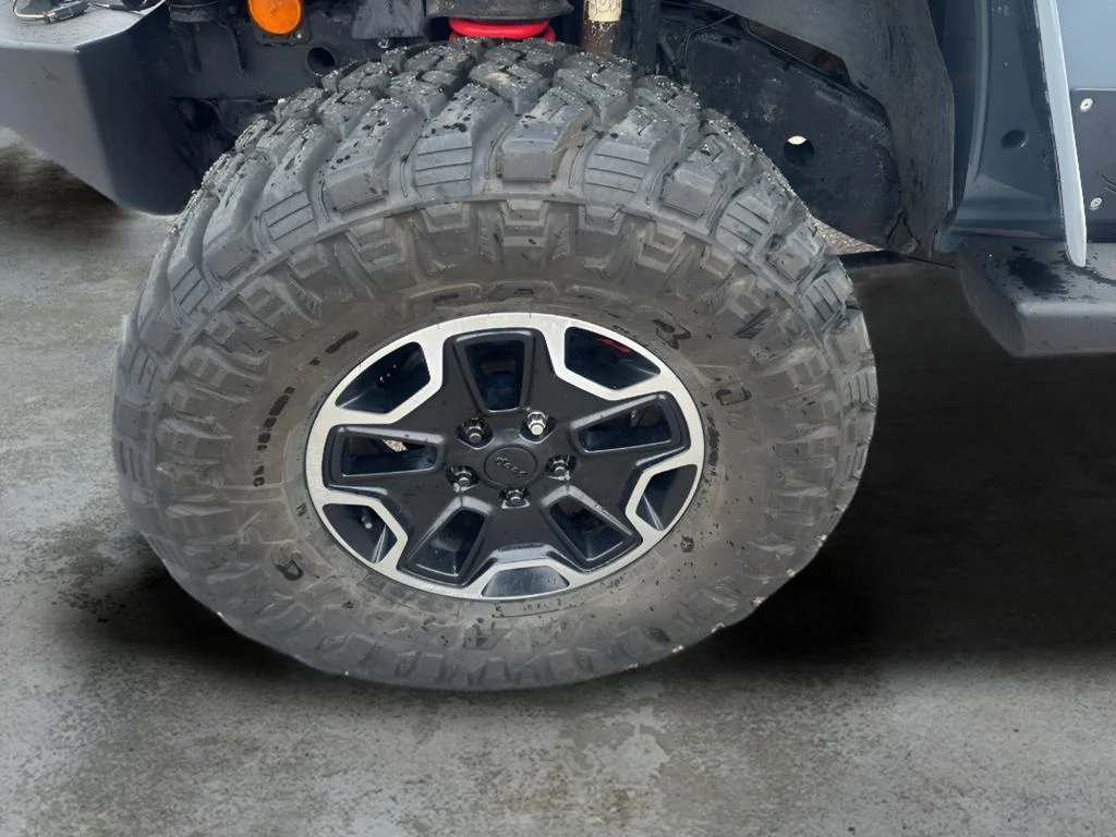 Used 2013  Jeep Rubicon 10th Anniversary image 17