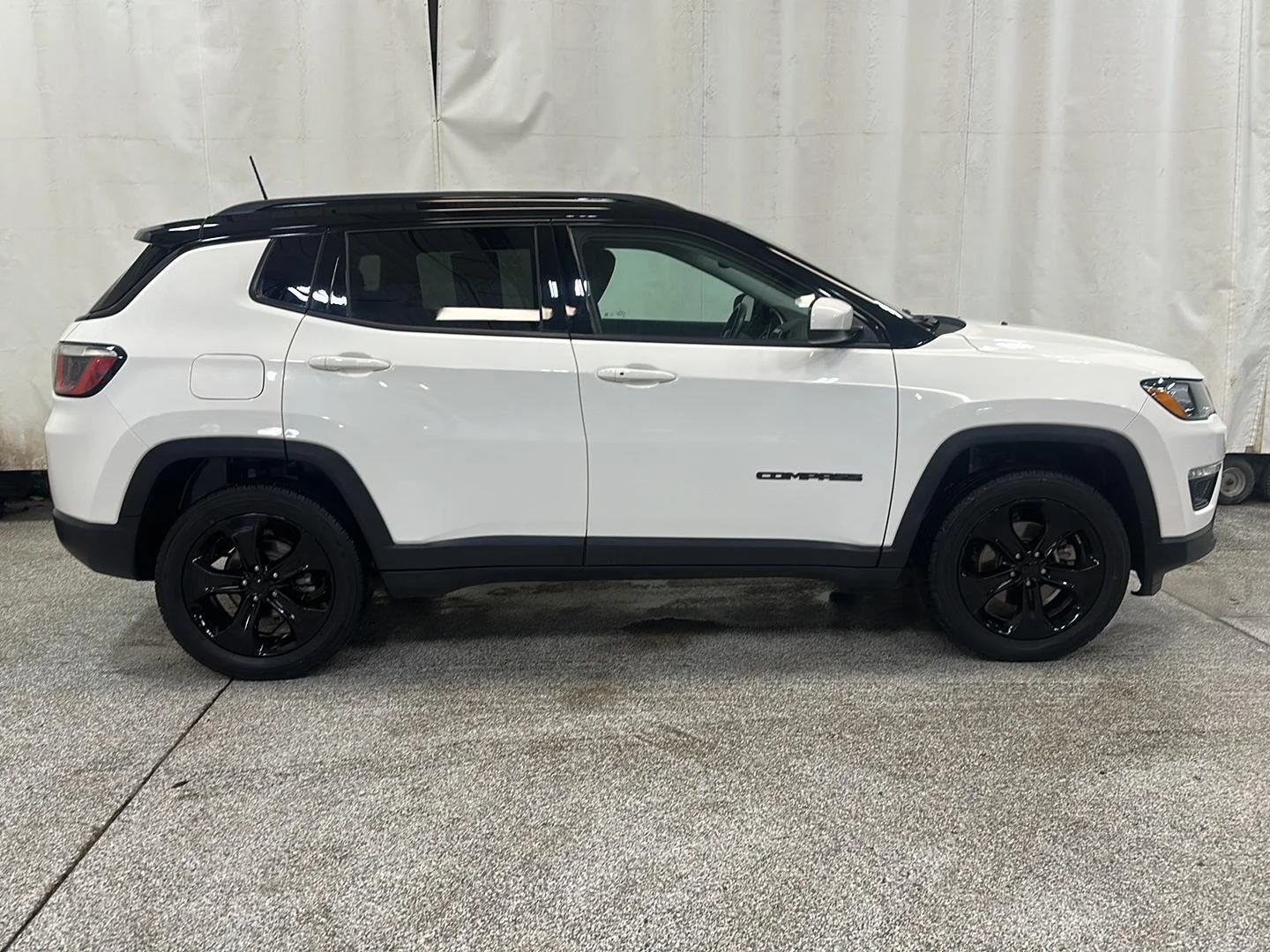 Used 2019 White Clearcoat Jeep Altitude image 3