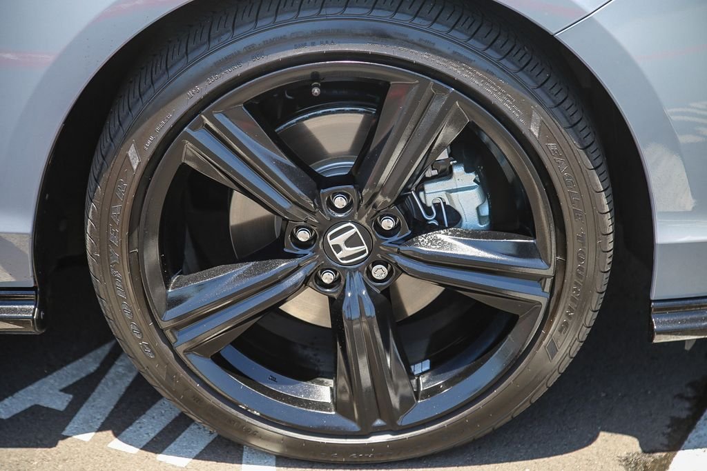 Certified Used 2024 Urban Gray Pearl Honda Sport-L image 10