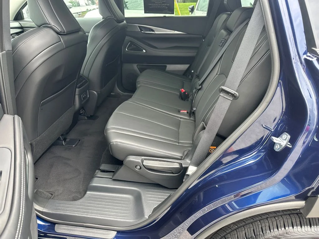 Used 2026 Blue INFINITI LUXE image 17