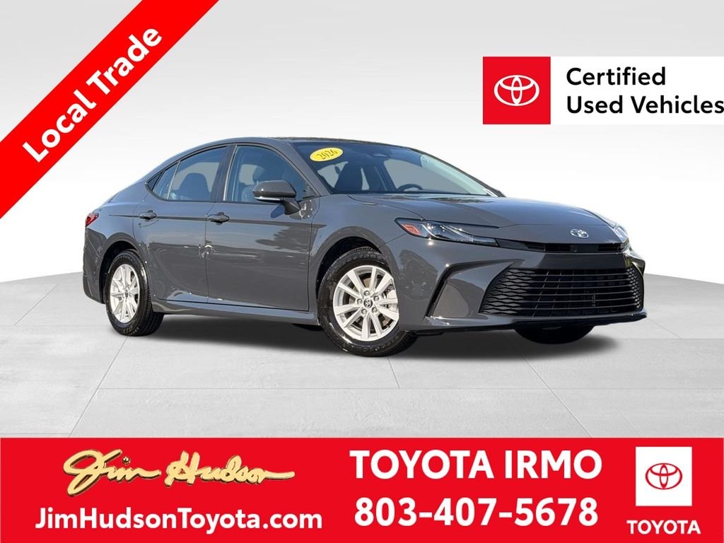 2026 Toyota Camry LE Hybrid's photo
