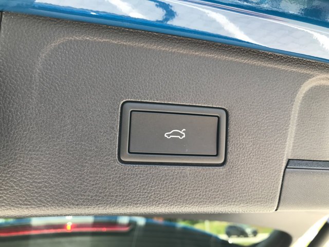 New 2026 Mountain Lake Blue Metallic Volkswagen 2.0T SEL image 31