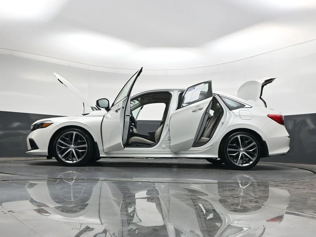Used 2023 Platinum White Pearl Honda Touring image 43
