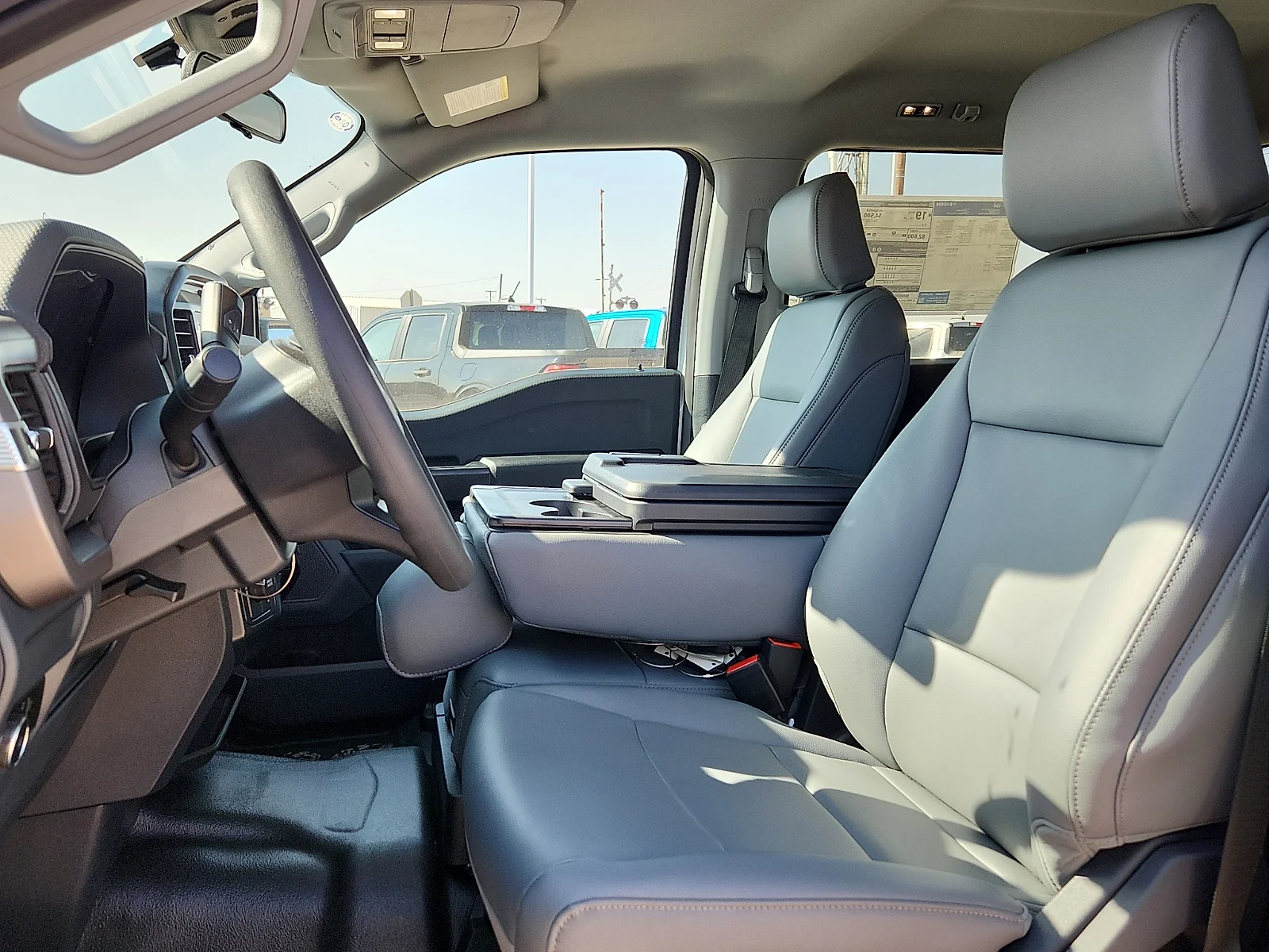 New 2026 Oxford White Ford XL image 17