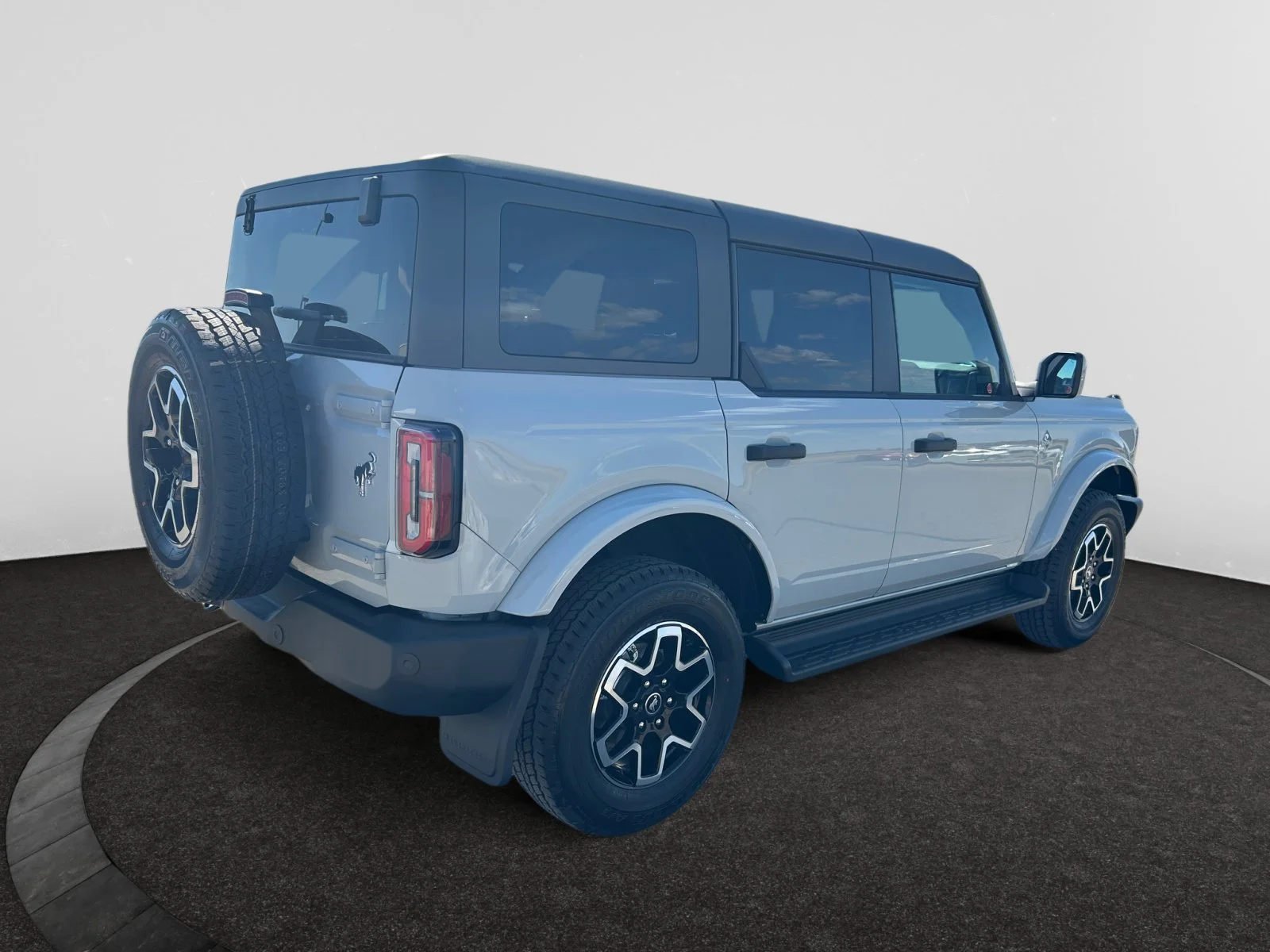 New 2026 Avalanche Grey Ford Outer Banks image 5