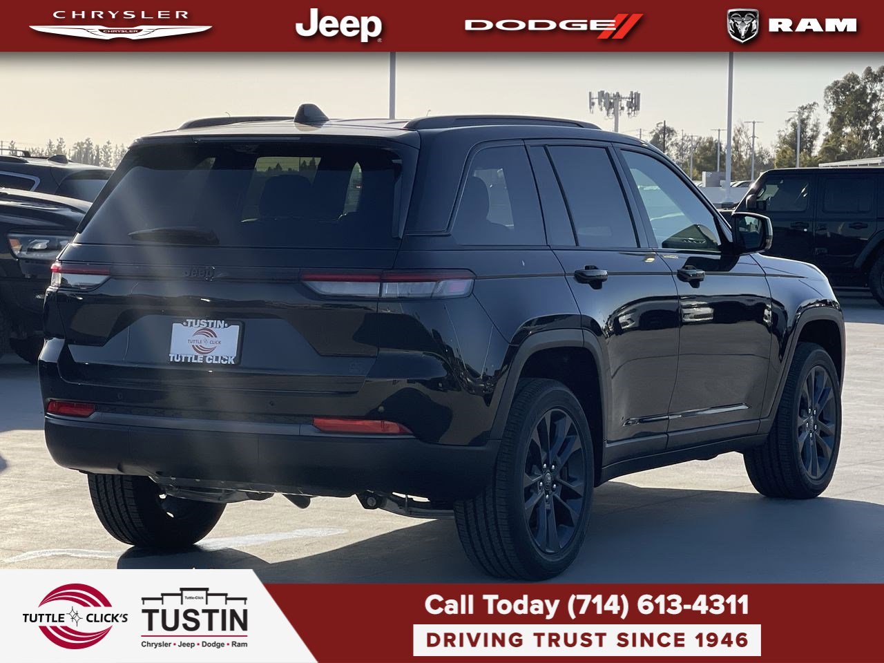 New 2026 Diamond Black Crystal Pearl-Coat Exterior Paint Jeep 85th Anniversary Edition image 6