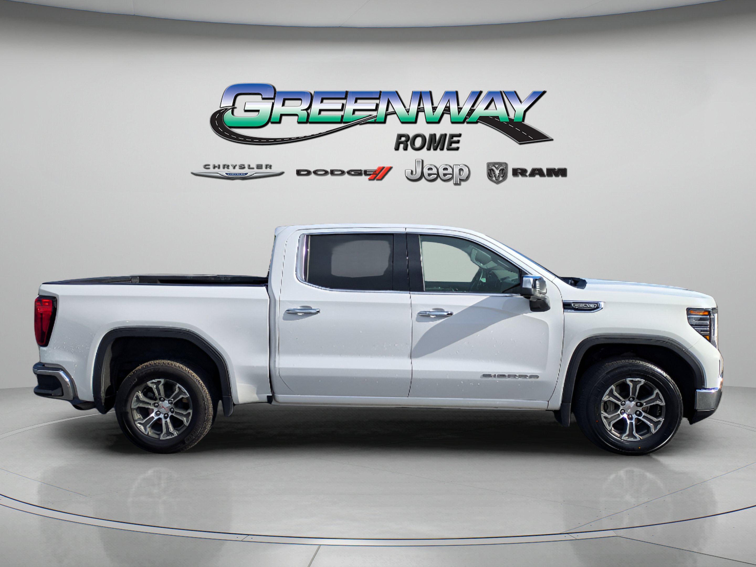 Used 2025 Summit White GMC SLT image 8