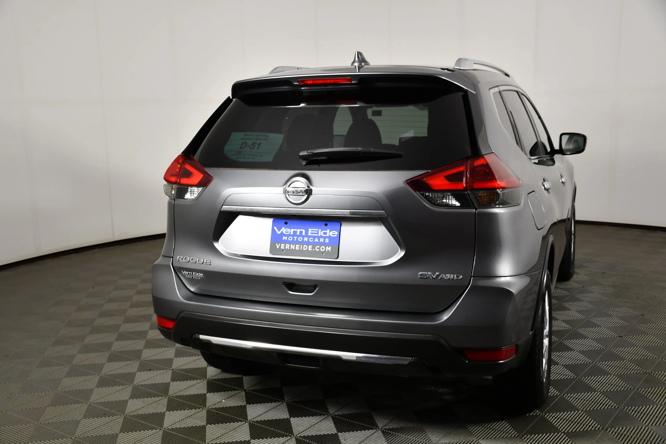 Used 2018 Gun Metallic Nissan SV image 7