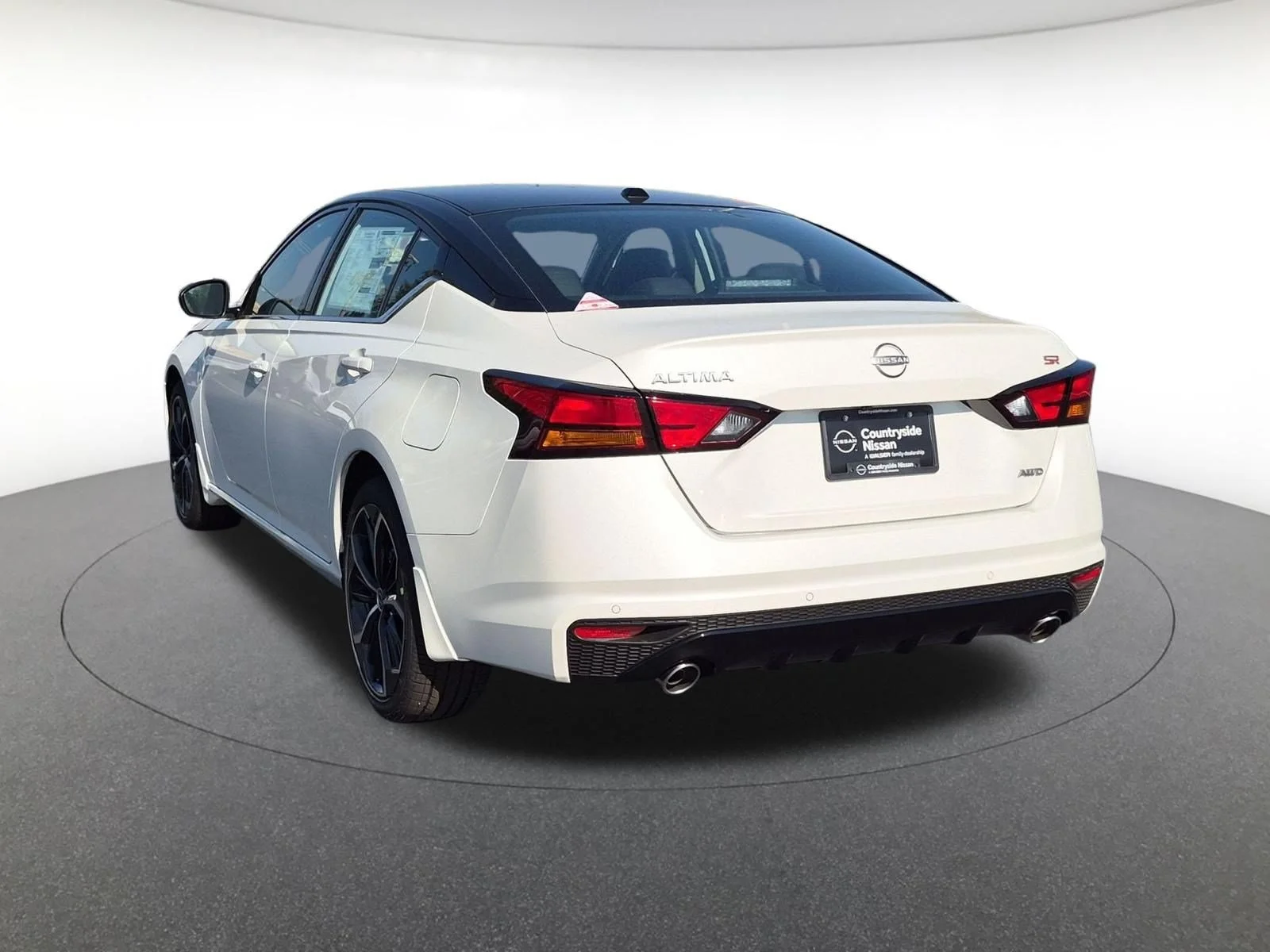 New 2026 Pearl White TriCoat / Super Black Two-tone Nissan SR image 8
