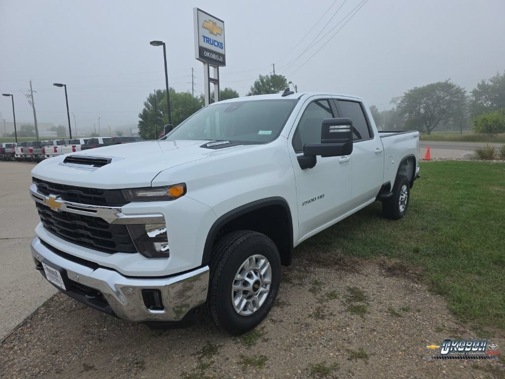 New 2026 Summit White Chevrolet LT image 4