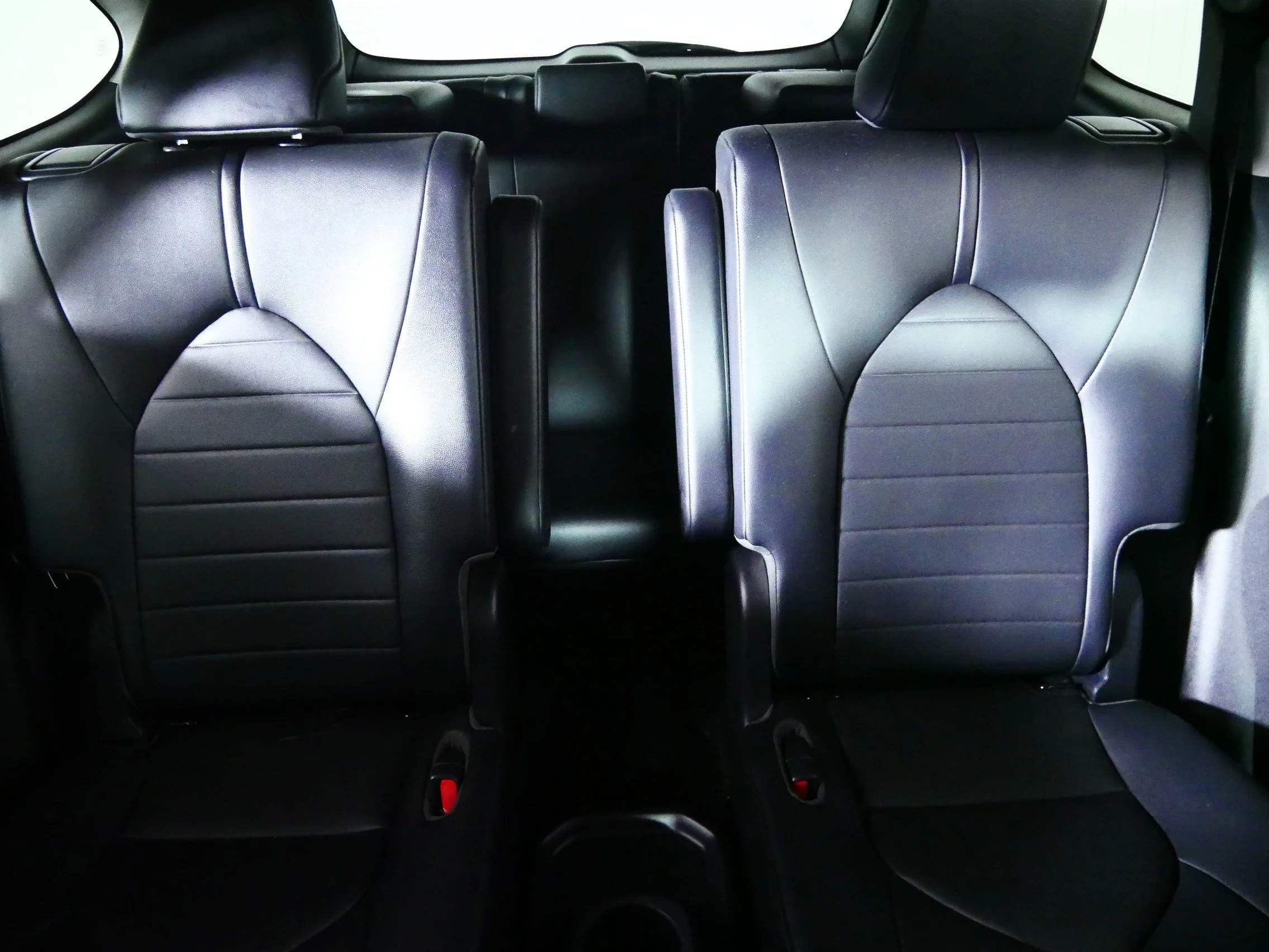 Used 2020 Opulent Amber Toyota XLE image 13