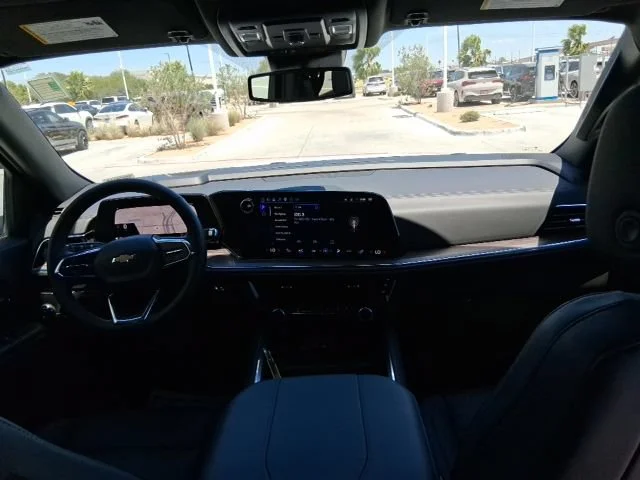 Used 2025 Summit White Chevrolet LT image 10