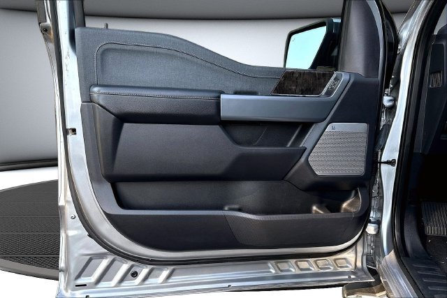 Used 2023 Silver Ford Lariat image 22